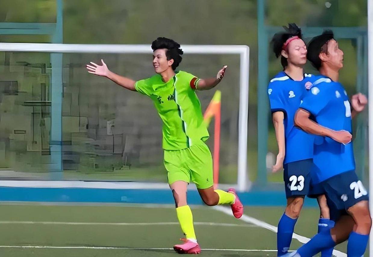 text, 并且成为了, 国足坐稳主