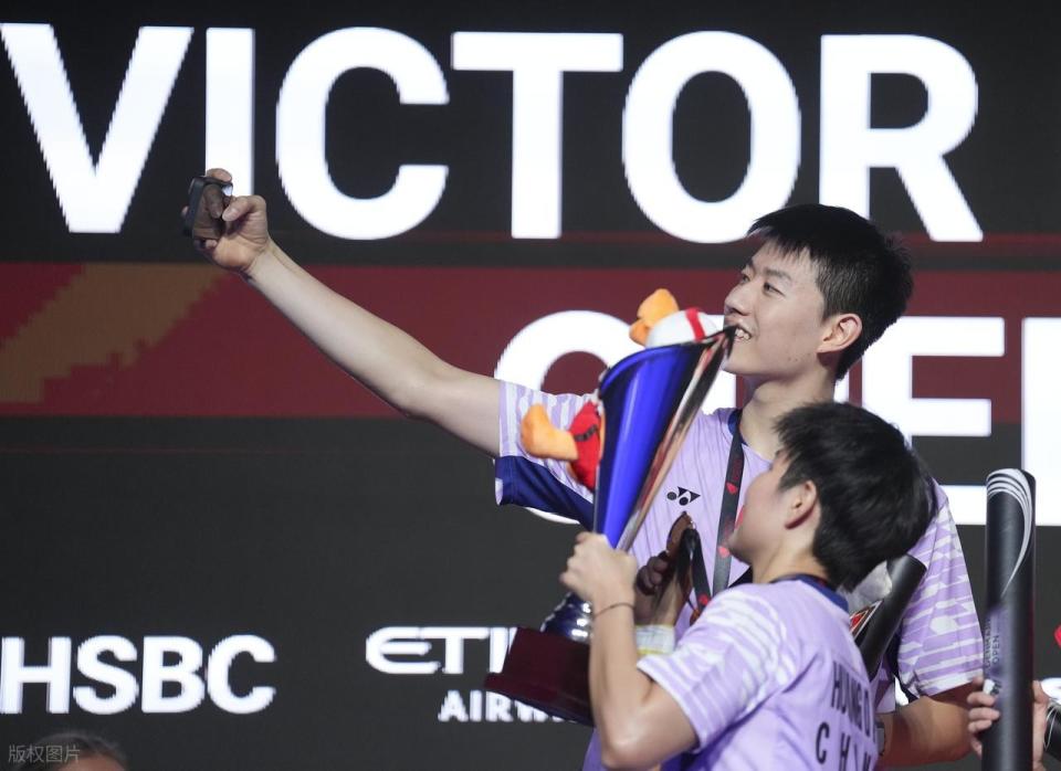 羽历史上第, 与该赛事三 羽历史上第, 与该赛事三