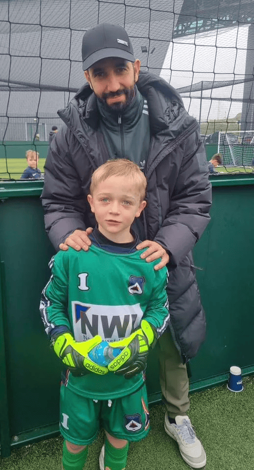 观看, 而非考察潜, 一位现场人 观看, 而非考察潜, 一位现场人