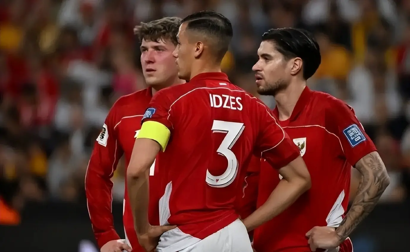 张红牌是在 张红牌是在